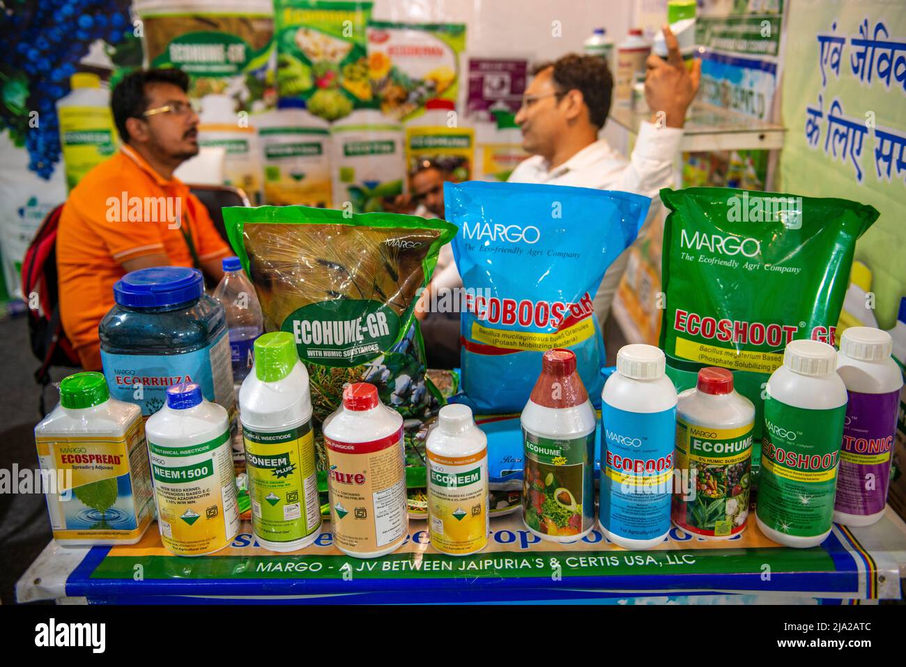 Nueva Delhi, India. 26th de mayo de 2022. Los vendedores exhiben