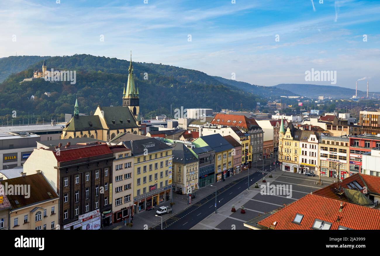 Paisaje urbano de la ciudad de Ústí-nad-Labem, República Checa Foto de stock