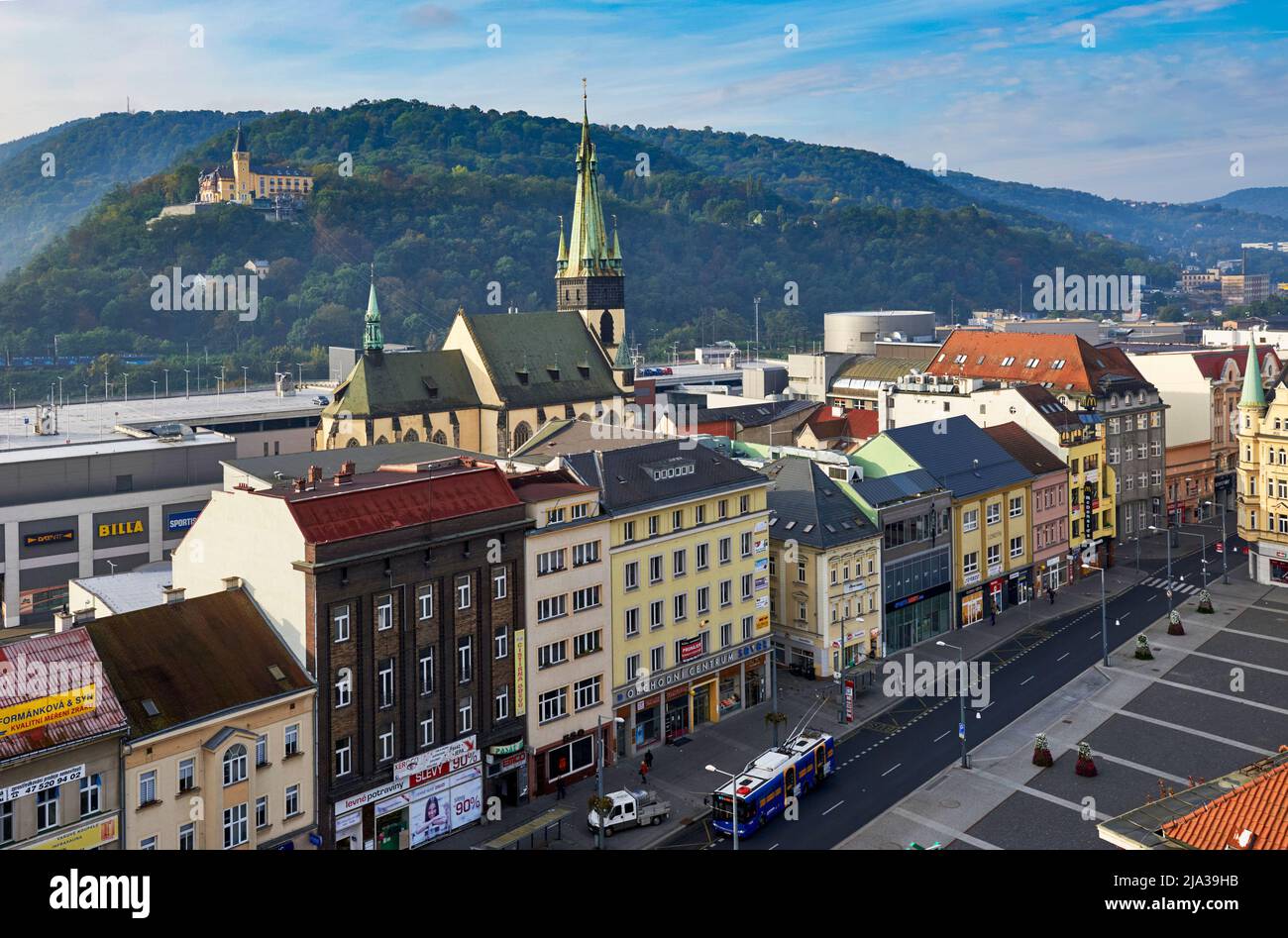 Paisaje urbano de la ciudad de Ústí-nad-Labem, República Checa Foto de stock