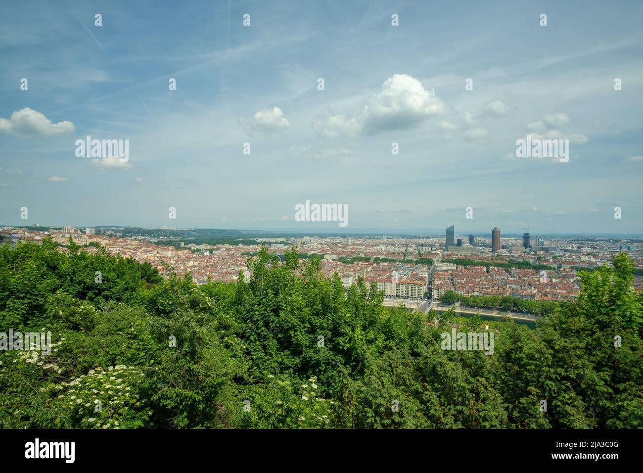Lyon, Francia - 10 de mayo de 2022 : Vista panorámica de la hermosa ciudad de Lyon Foto de stock