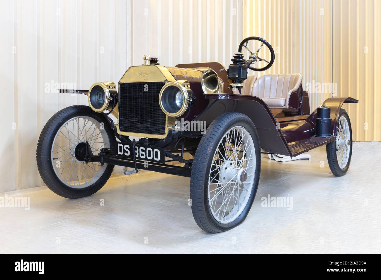 GALDAMAS, ESPAÑA-8 DE AGOSTO de 2021: 1914 Ford T Speedster en Torre Loizaga (Miguel de la Via) Museo del Automóvil Foto de stock