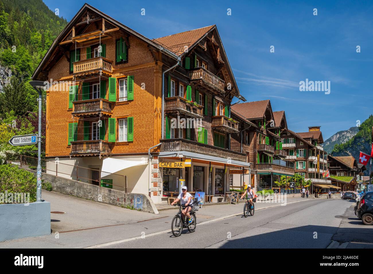 Calle principal, Lauterbrunnen, Cantón de Berna, Suiza Foto de stock