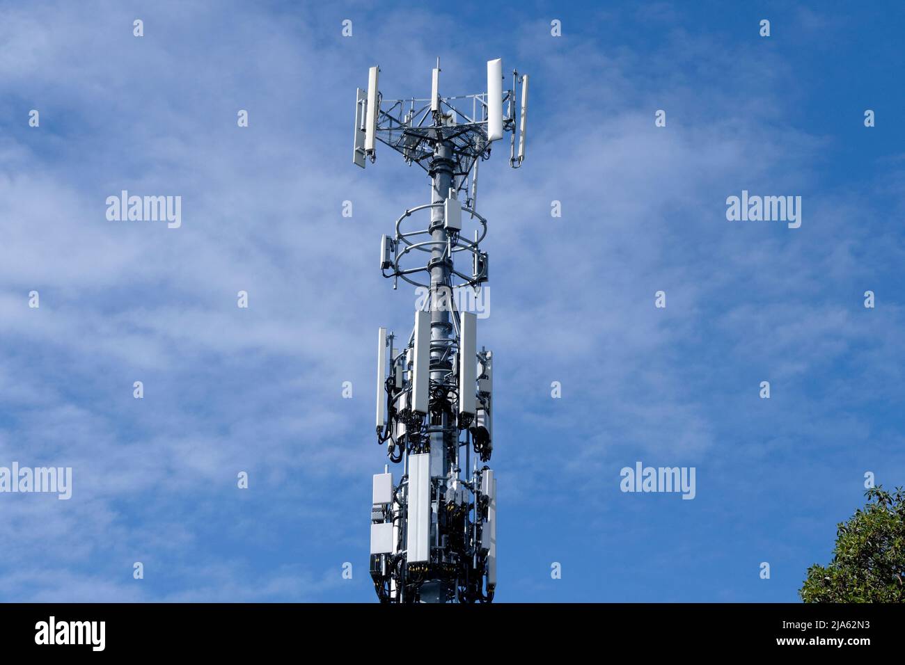 G5 torre de telecomunicaciones Foto de stock