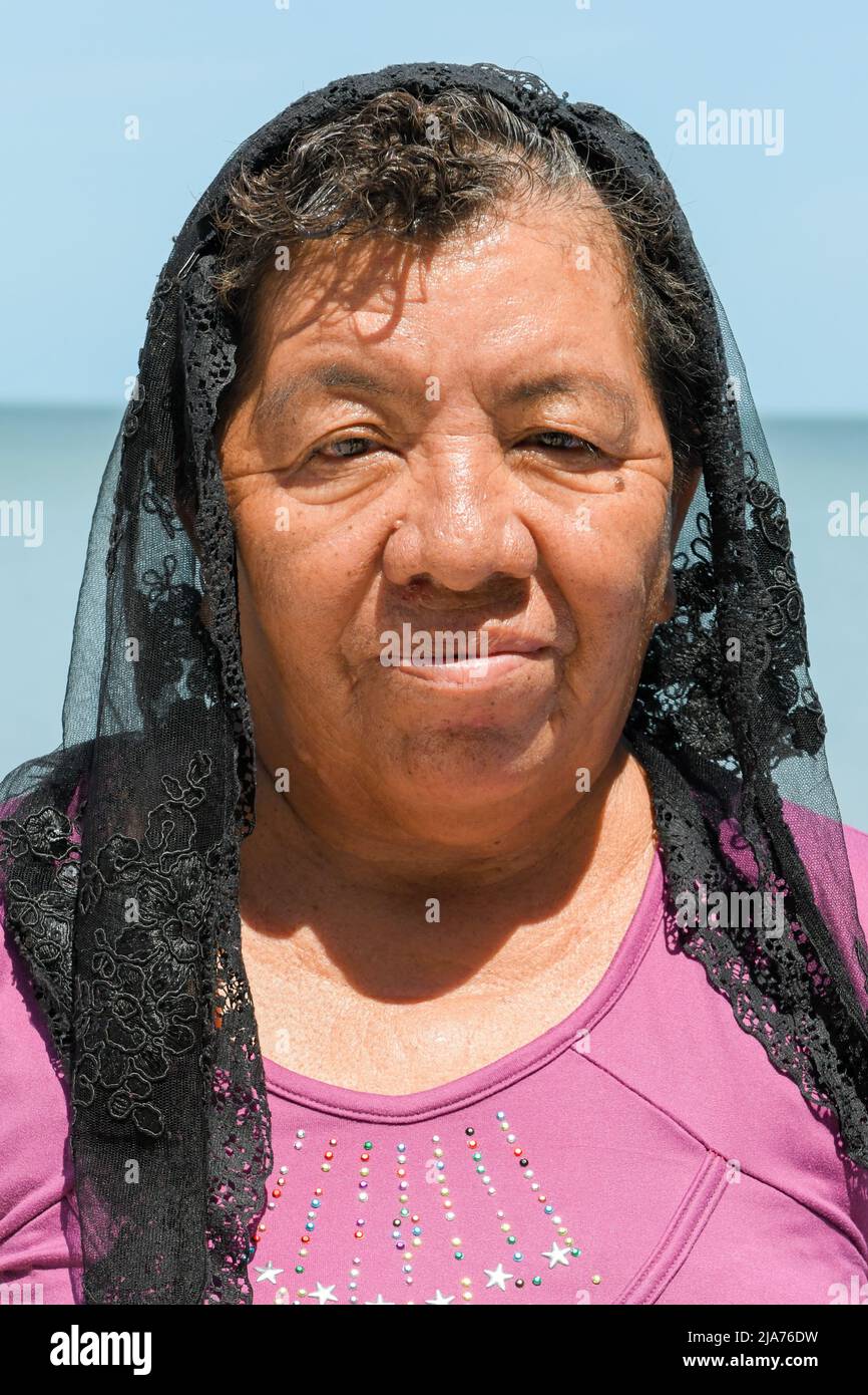 Mujer cristiana maya, Campeche México Foto de stock