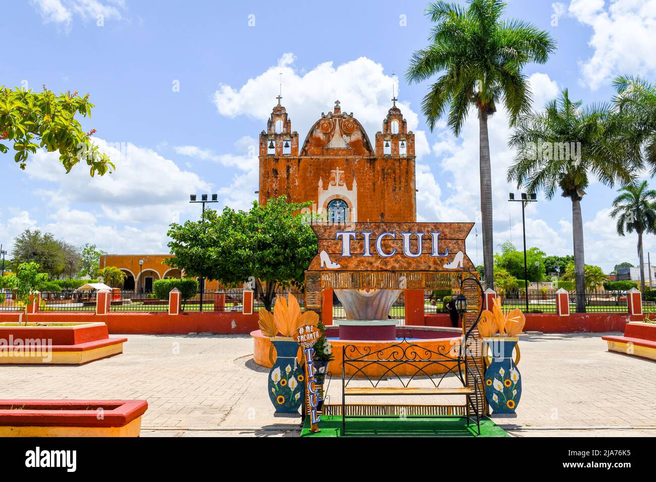 Parroquia San Antonio de Padua (iglesia), Ticul, Yucatán, México Foto de stock