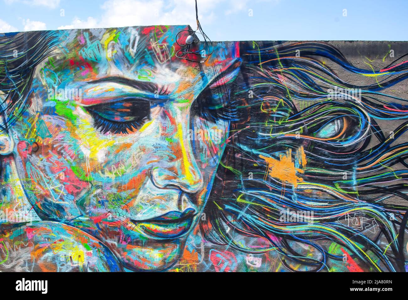 Barrio bellavista de graffiti urbano fotografías e imágenes de alta  resolución - Alamy