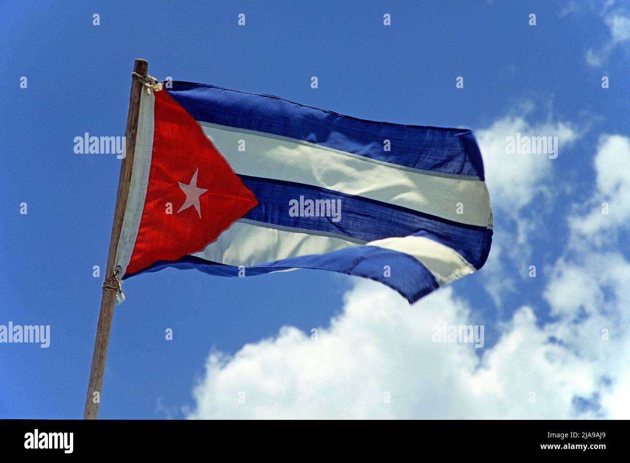 Bandera nacional de Cuba, ondeando, La Habana, Cuba, Caribe Foto de stock