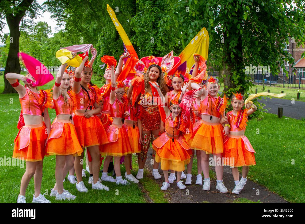 EXPOSICIÓN DE TRAJES Y DISEÑOS DE CARNAVAL