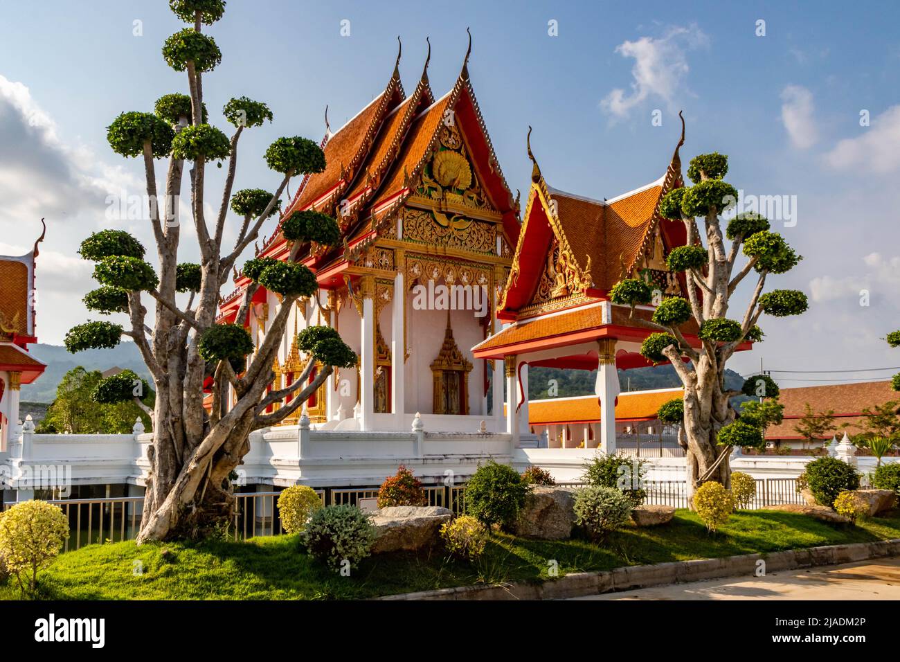 Templo budista Wat Si Supharam, Phuket, Tailandia Foto de stock