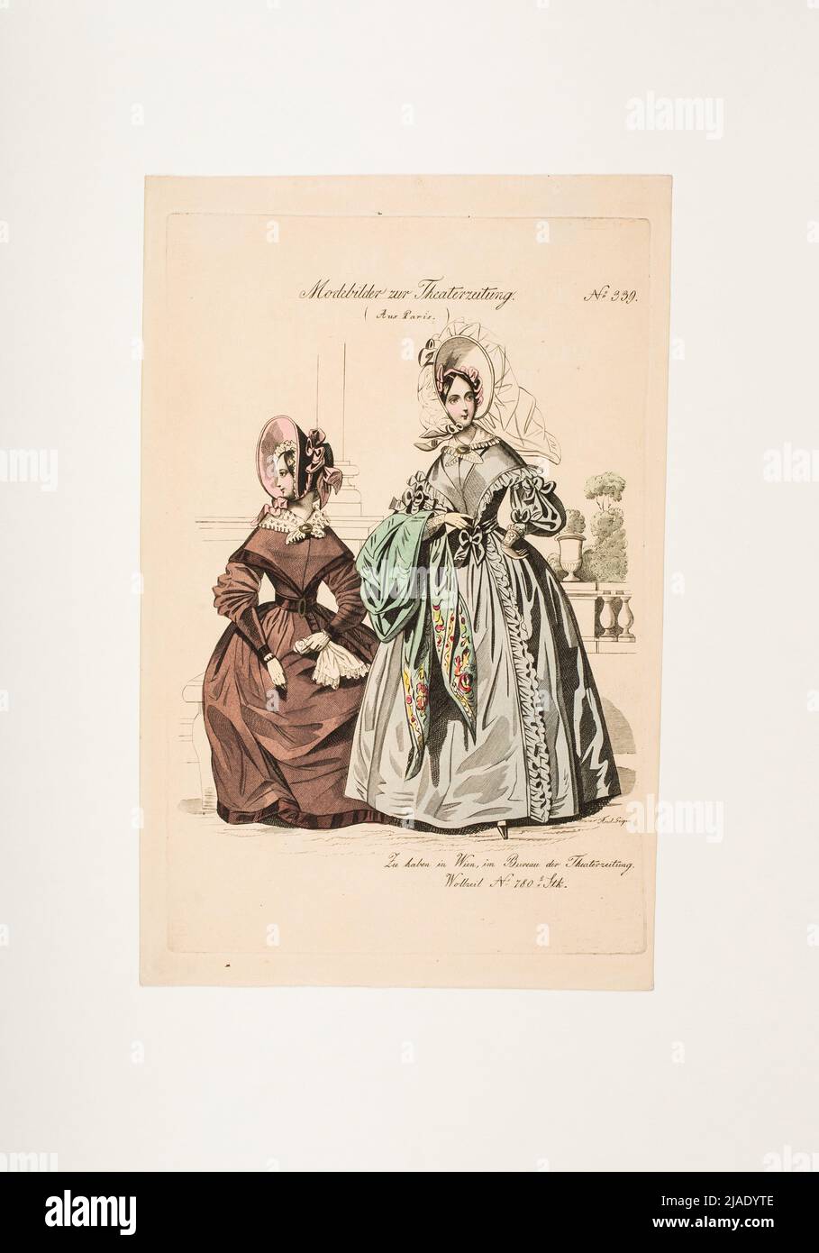 Imagen de moda: Dos figuras, vestidos de mujer. Desconocido Foto de stock