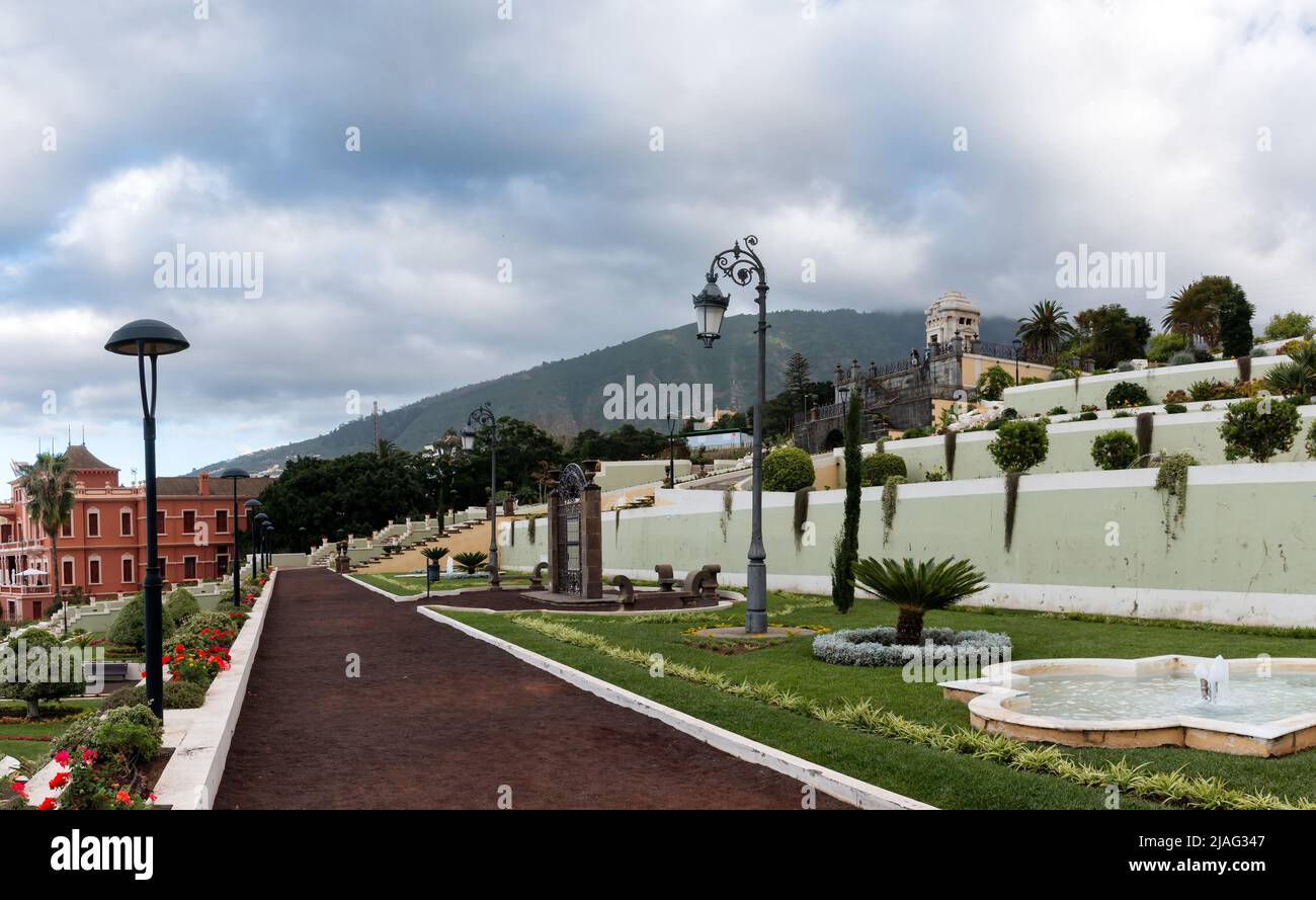 La ciudad más antigua de la isla de Tenerife La Oratava. Calles verdes y parques en la isla de