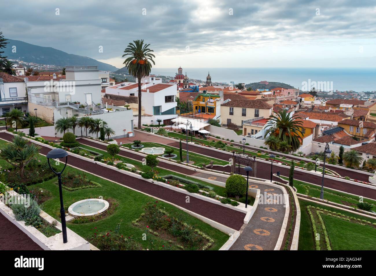 La ciudad más antigua de la isla de Tenerife La Oratava. Calles verdes y parques en la isla de
