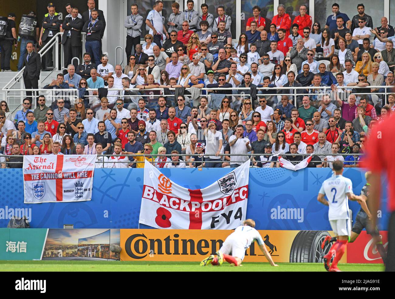 Banner during football match between fotografías e imágenes de alta  resolución - Página 5 - Alamy