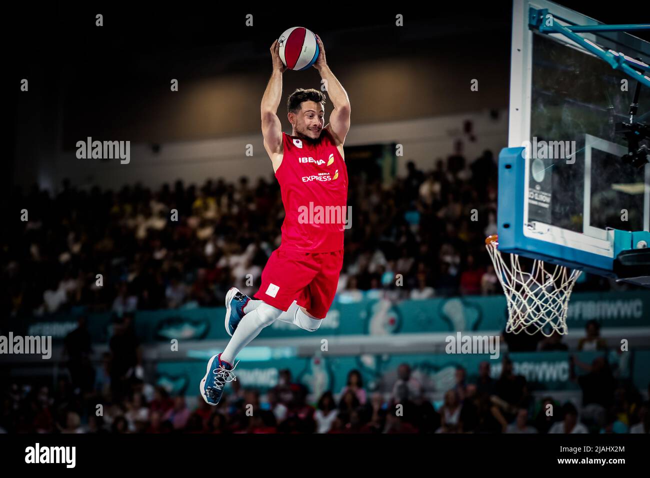 Baloncesto acrobático fotografías e imágenes de alta resolución - Alamy