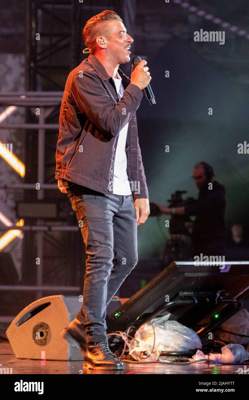 Verona, Italia. 7th de julio de 2022. El cantante italiano Francesco Gabbani durante sus actuaciones en directo en Arena di Verona, para 'viversa tour' Foto de stock