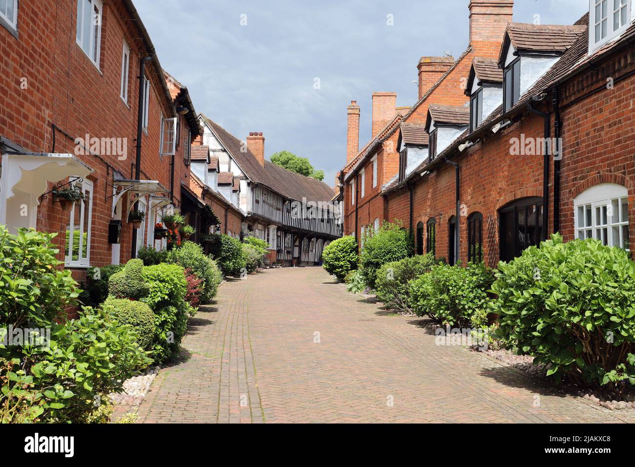Malt Mill Lane, Alcester, Warwickshire. Esta calle contiene muchos edificios catalogados de los siglos 16th y 18th Foto de stock