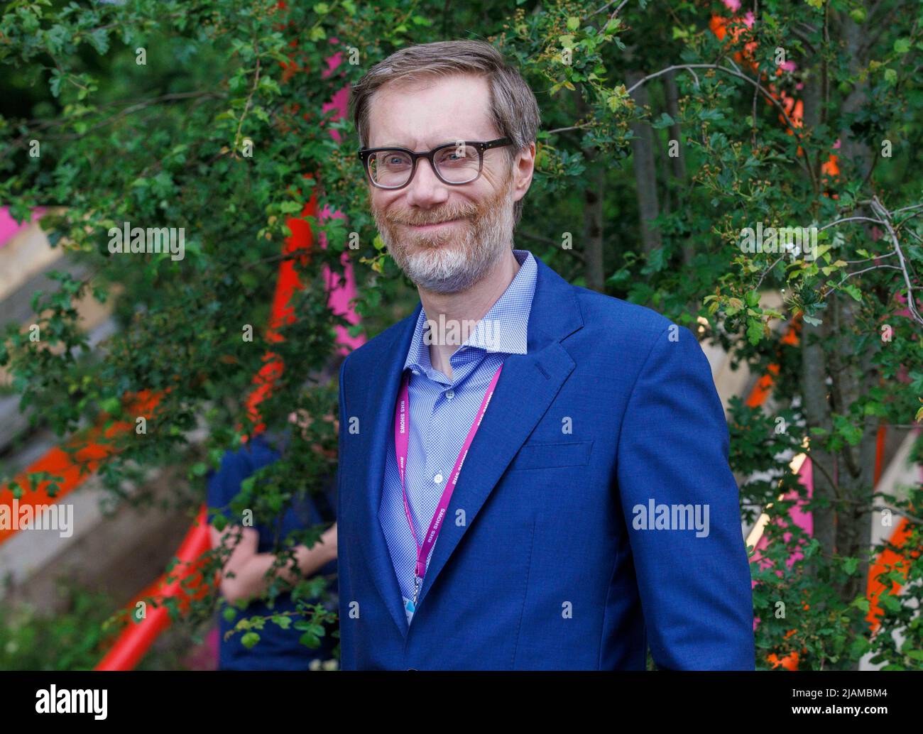 Stephen Merchant, actor, comediante, director, presentador y escritor, En el RHS Chelsea Flower Show. Foto de stock