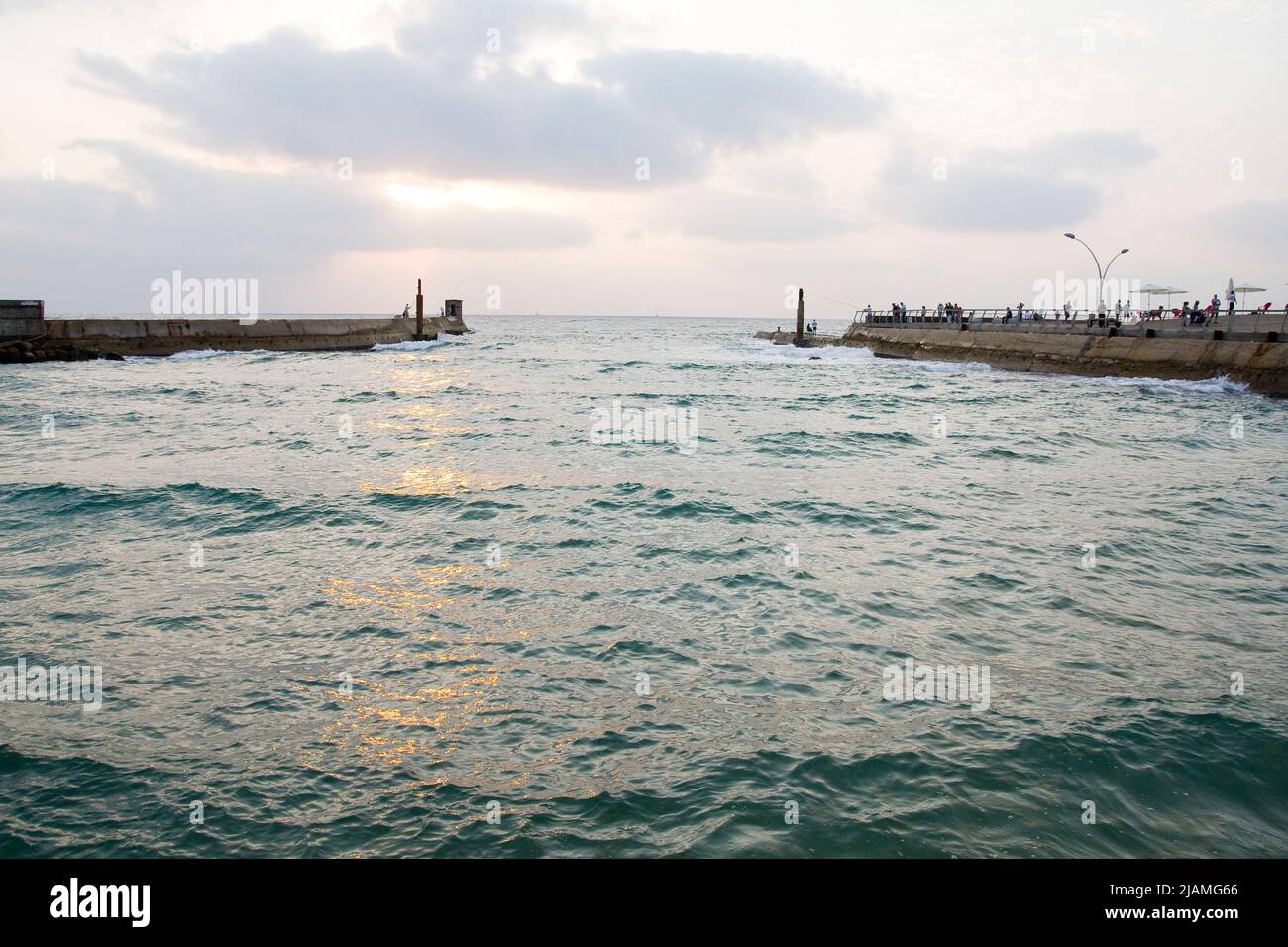 Israel, Tel Aviv, el renovado puerto viejo ahora un centro de entretenimiento. Foto de stock