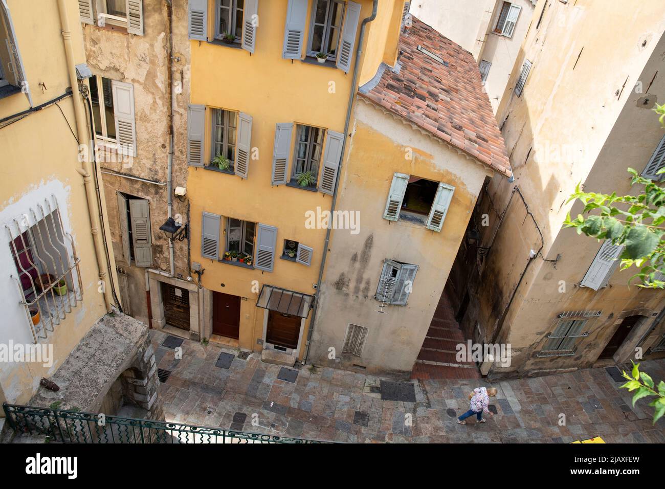 Centro histórico de Grasse, Francia, el 10 de septiembre de 2021. El centro  histórico de Grasse fue una vez el hogar de las fábricas de perfumes que  desde entonces se han mudado