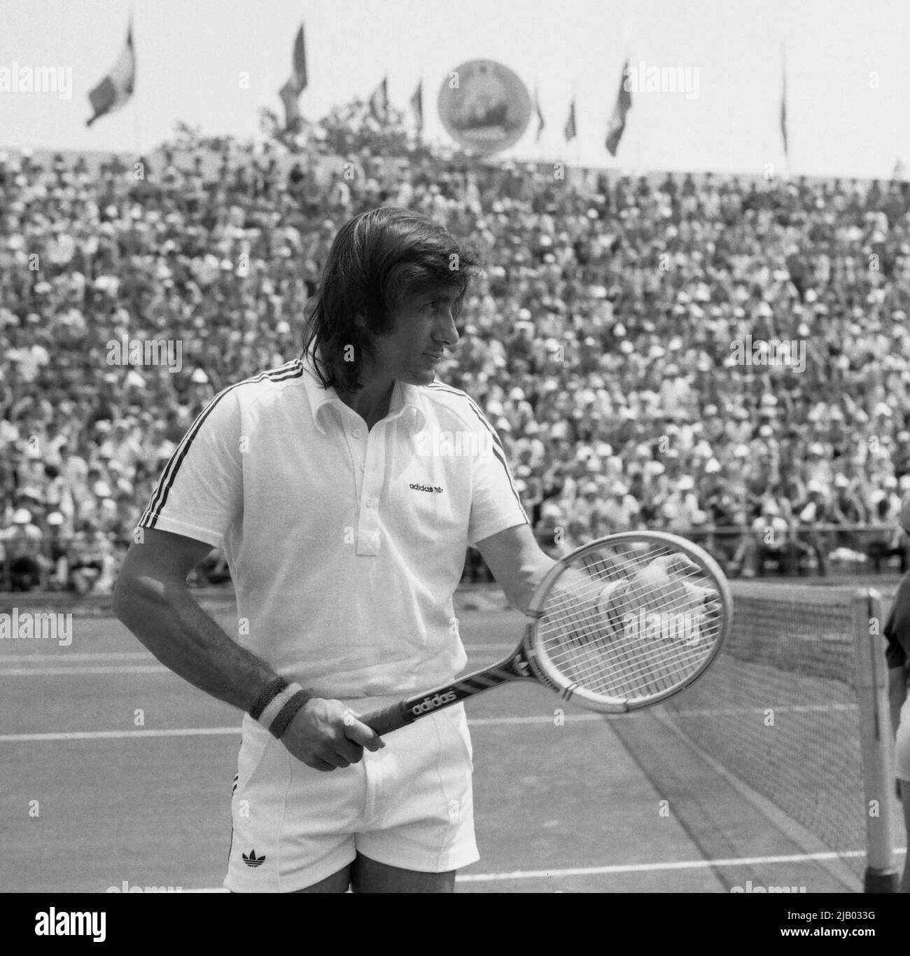 El famoso tenista rumano Ilie Nastase, aproximadamente 1974 Fotografía de  stock - Alamy