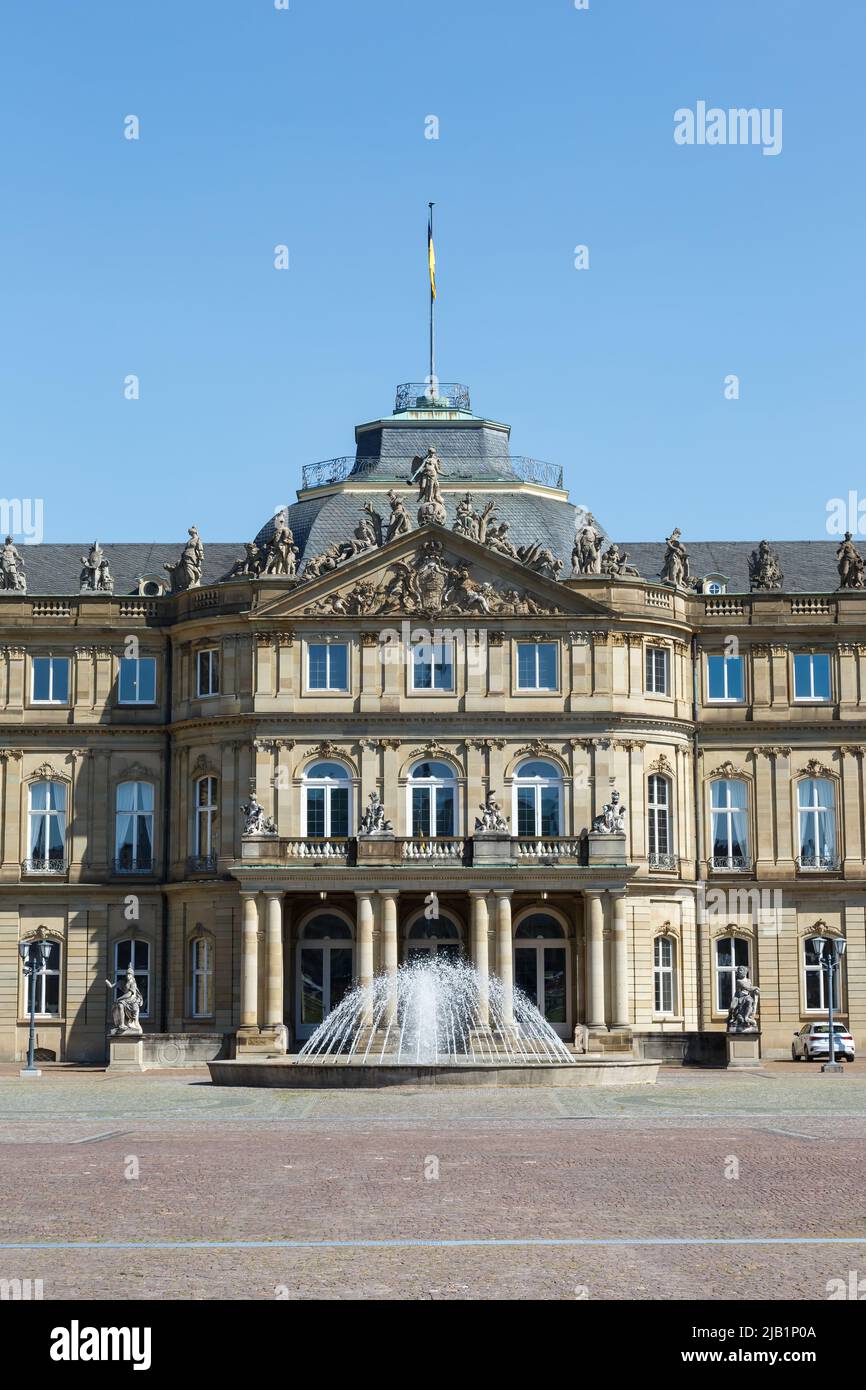 Nuevo Castillo Neues Schloss Stuttgart retrato formato arquitectura viaje ciudad en Alemania Foto de stock