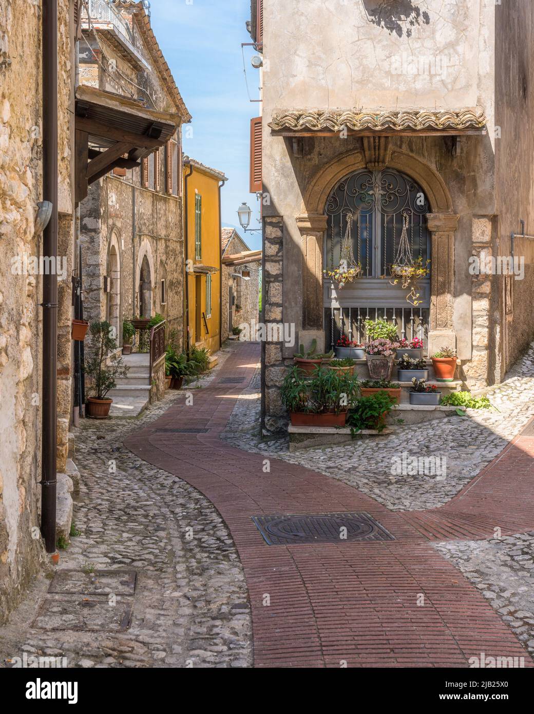 El hermoso pueblo de Veroli, cerca de Frosinone, Lazio, centro de Italia. Foto de stock