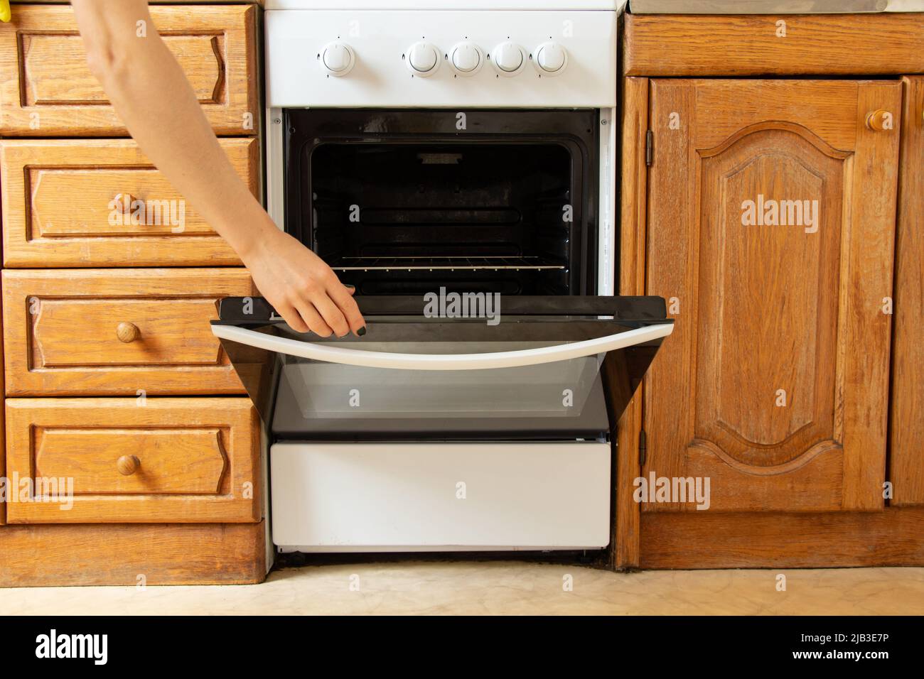 Encimera de gas horno y grill en el restaurante de cocina profesional  Fotografía de stock - Alamy