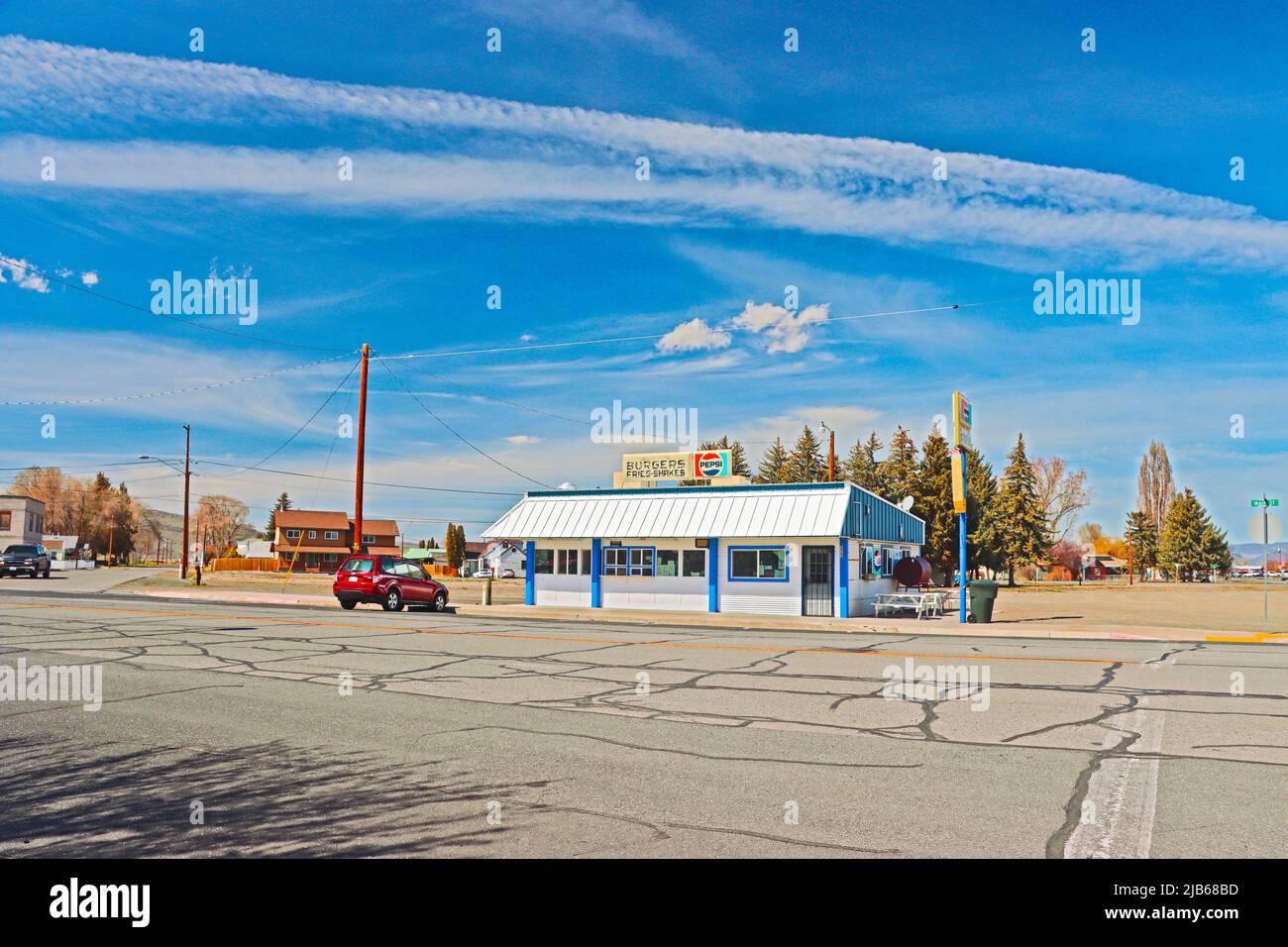 Un puesto de hamburguesas en Tulelake, California. Foto de stock