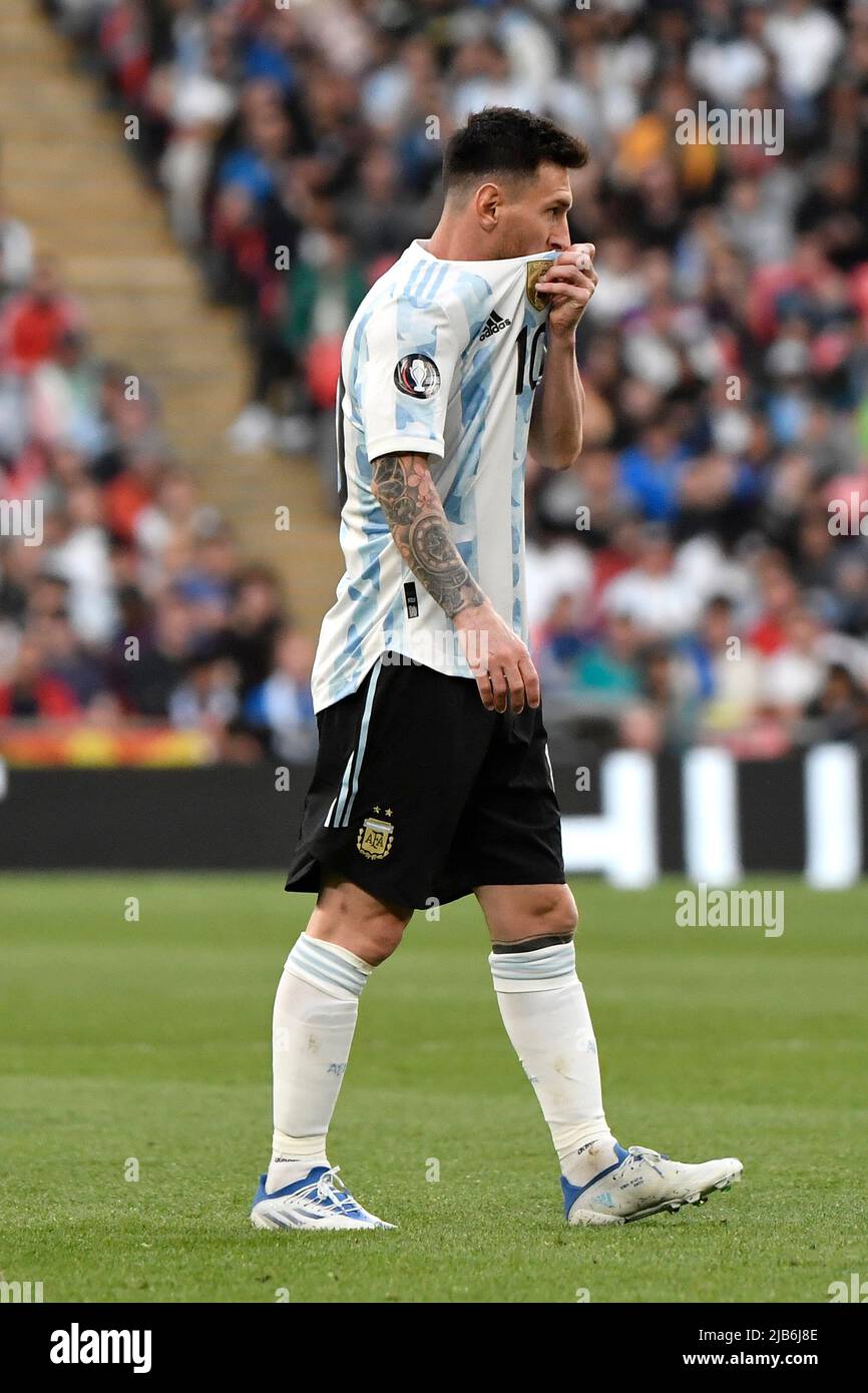 Camiseta de lionel messi argentina fotografías e imágenes de alta  resolución - Alamy