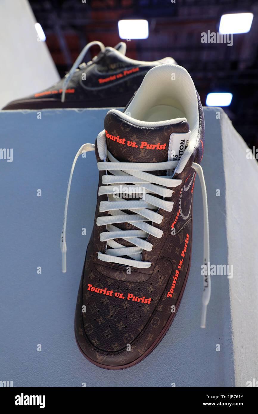 Las zapatillas Nike y Louis Vuitton que se han vendido por 22 millones de  euros