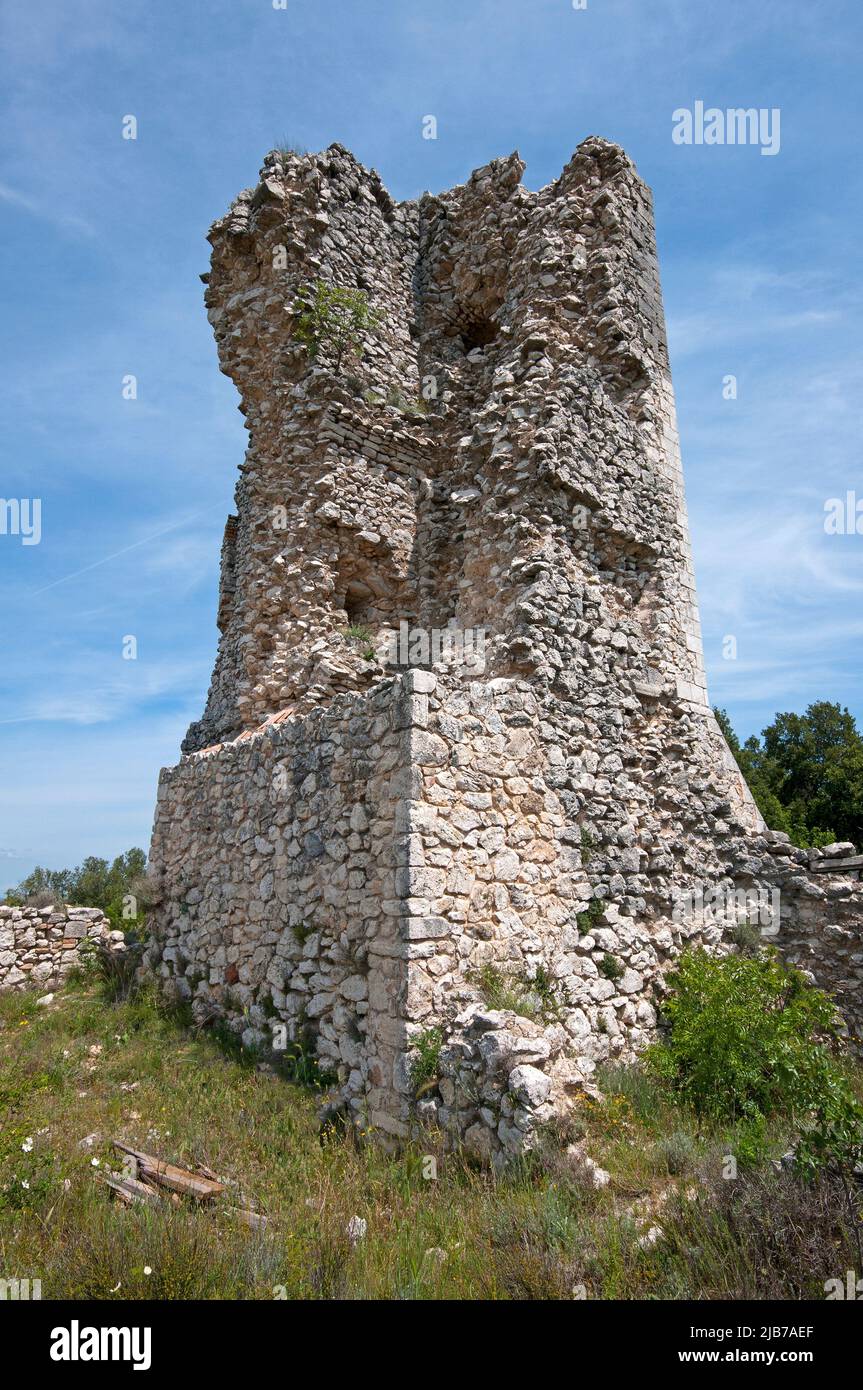 Restos del antiguo pueblo fortificado de Guardea, Terni, Umbría, Italia Foto de stock