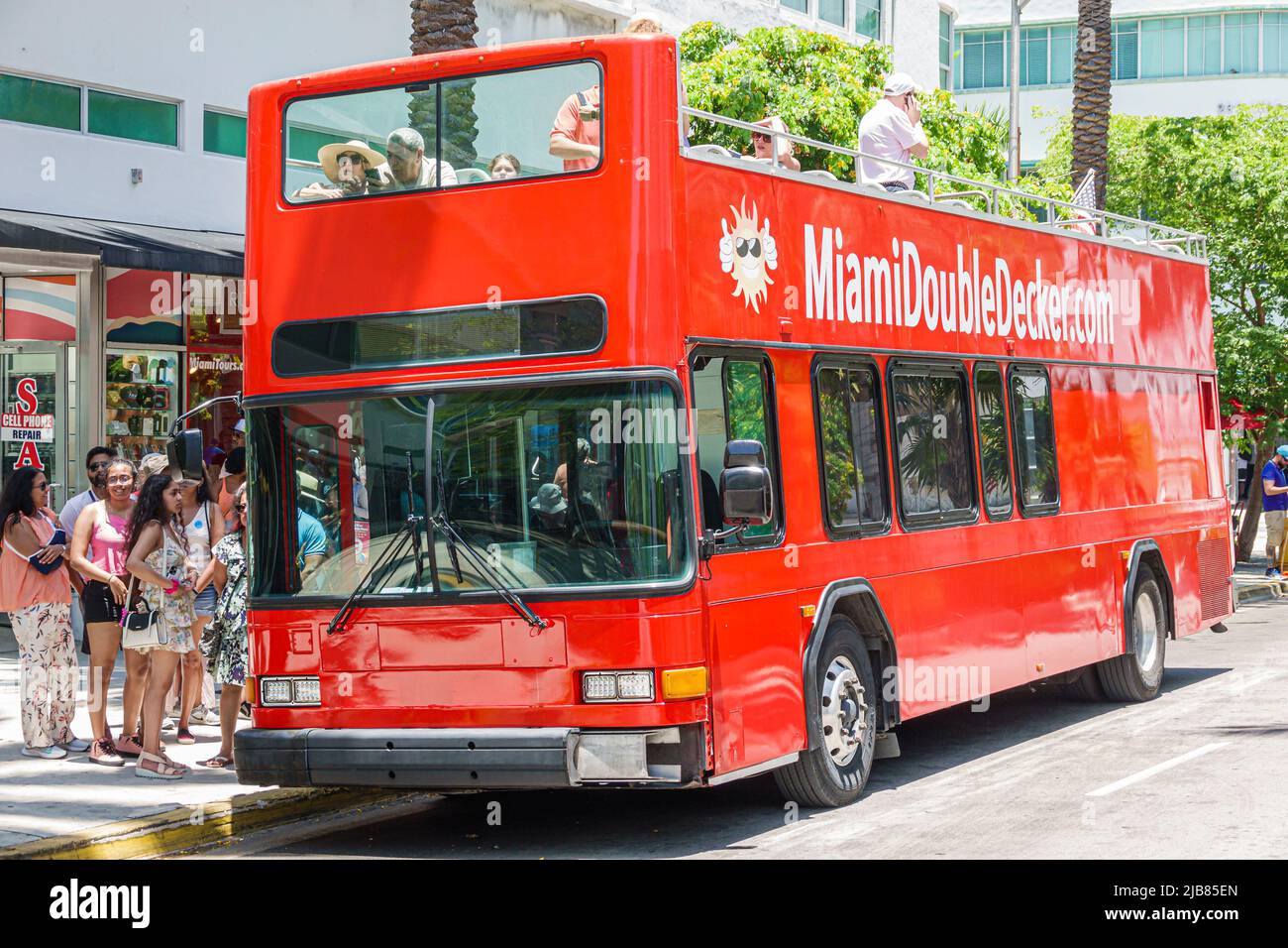 Miami Beach Florida, Lincoln Road, línea roja de autobús turístico de dos pisos Foto de stock