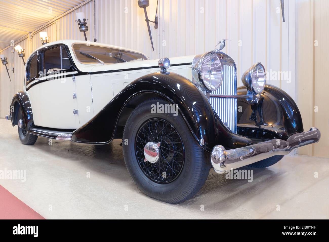 GALDAMAS, ESPAÑA-8 DE AGOSTO de 2021: 1936 Hispano Suiza K6 en Torre Loizaga (Miguel de la Via) Museo del Automóvil Foto de stock