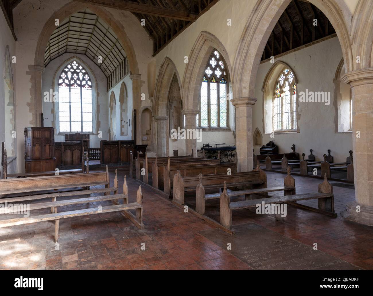 All Saints Church - Iglesia parroquial - Icklingham, West Suffolk, Suffolk, Inglaterra, Reino Unido - vista interior Foto de stock