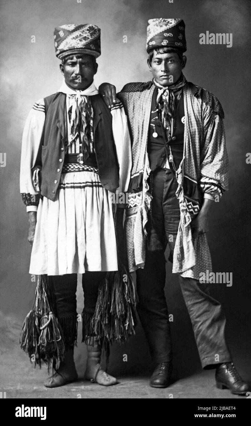 Los indios semínolas de la Florida Billy Bowlegs III (izquierda) y Wilson Tiger (derecha), c1915. Foto de stock