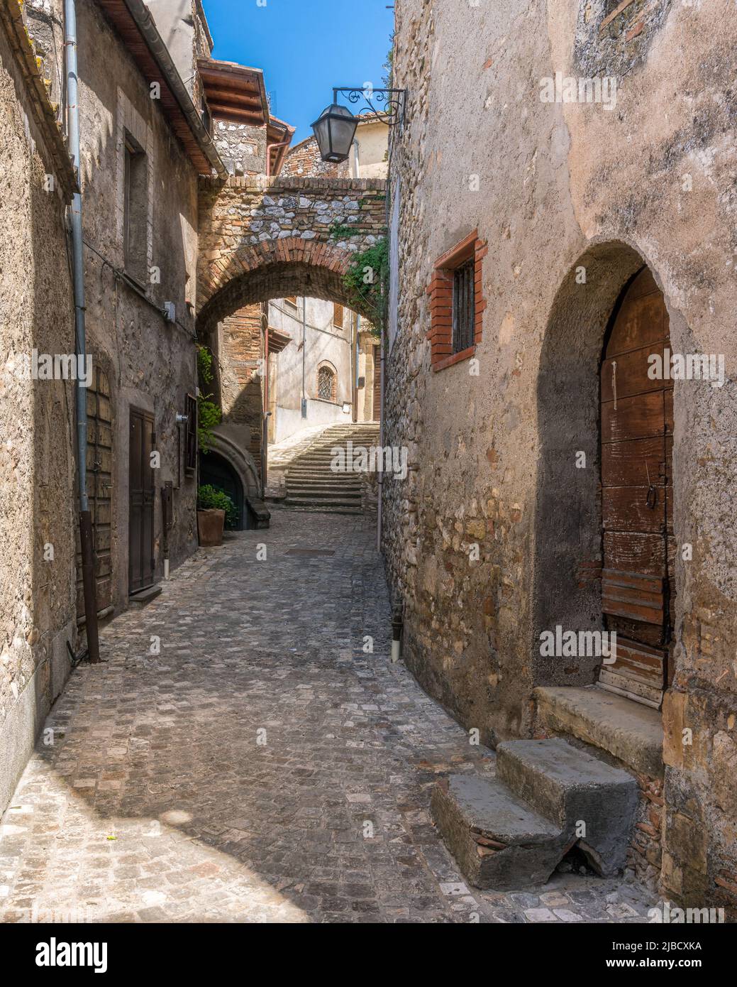 Calvi dell'Umbria, hermoso pueblo en la provincia de Terni, Umbria, Italia. Foto de stock