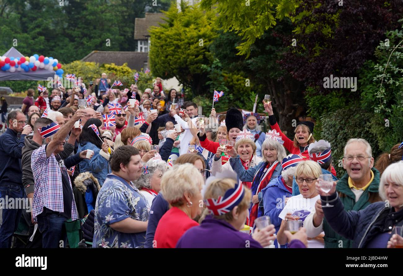 Los residentes de Teapot Lane en Aylesford, Kent, disfrutan de una