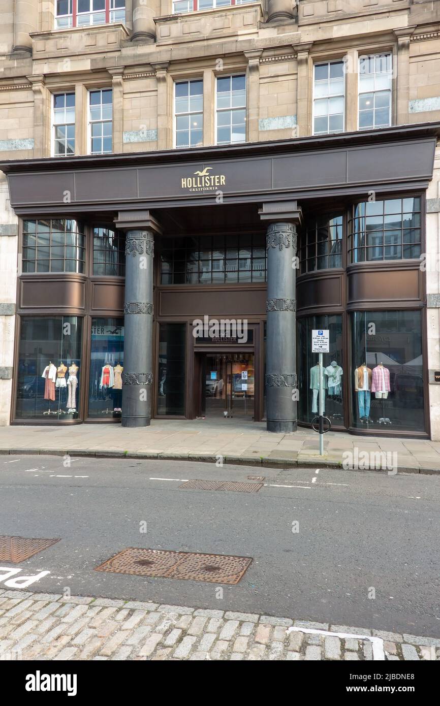 Tienda ropa Hollister para todos en George Edimburgo, Escocia, Reino Unido Fotografía de - Alamy