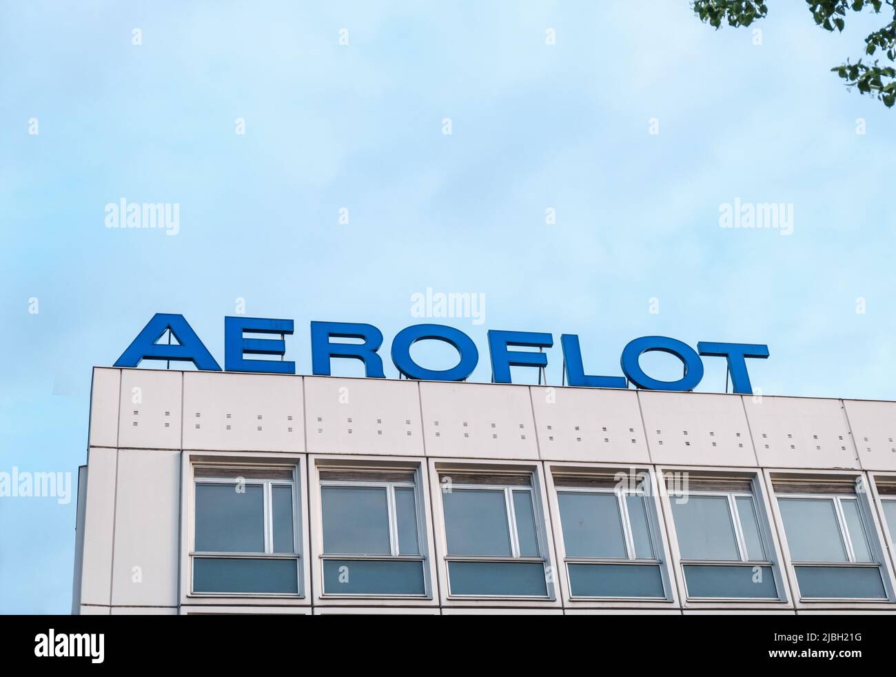 BERLÍN, ALEMANIA - 23 DE MAYO de 2022: Firma rusa de la compañía Aeroflot, con espacio de copia Foto de stock