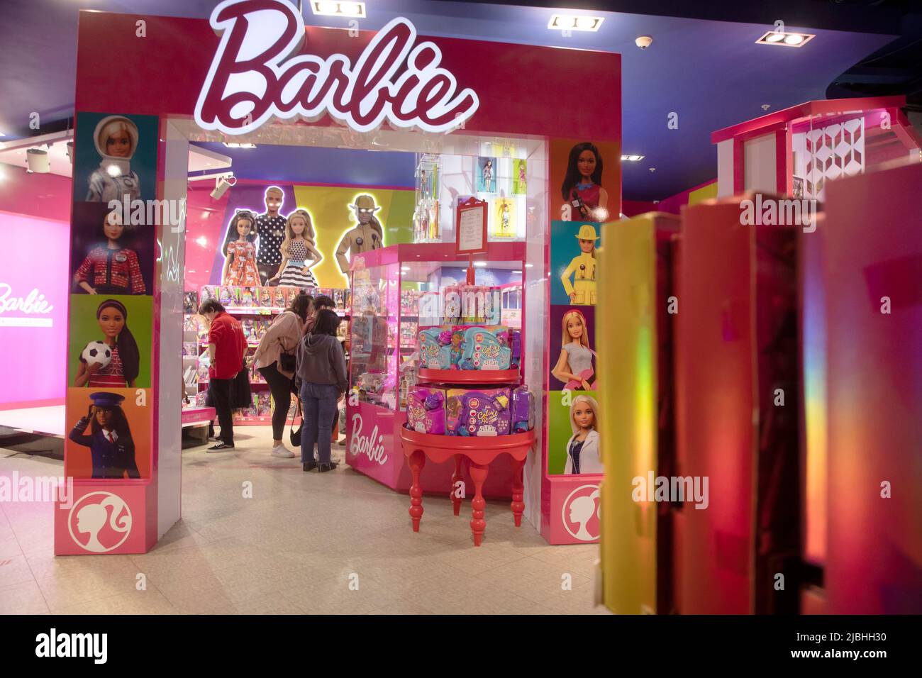 Barbie shop fotografías e imágenes de alta resolución - Alamy