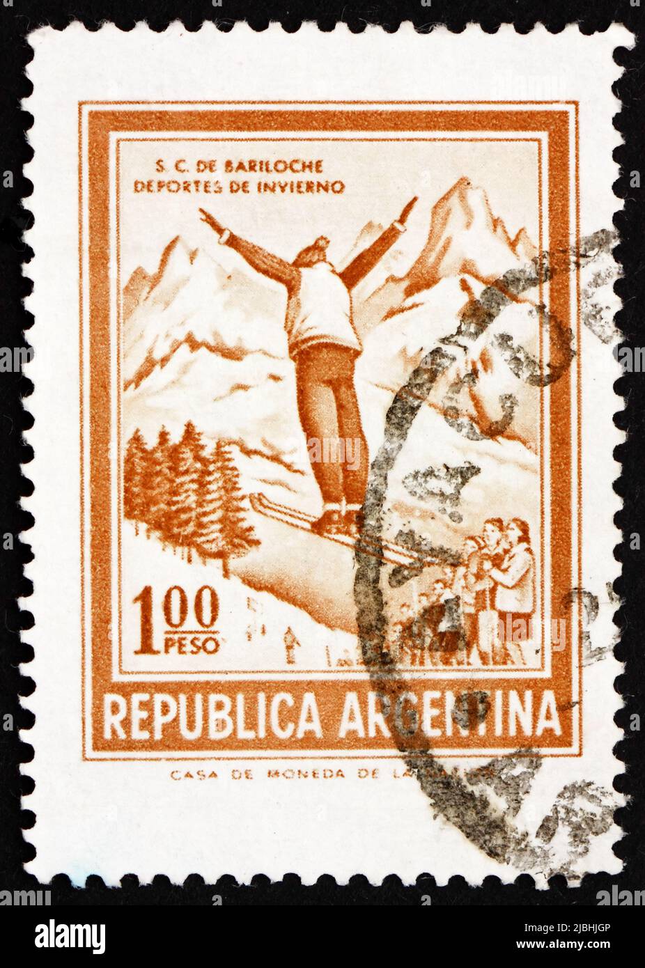 ARGENTINA - ALREDEDOR de 1971: Un sello impreso en la Argentina Shows Ski Jumper, alrededor de 1971 Foto de stock