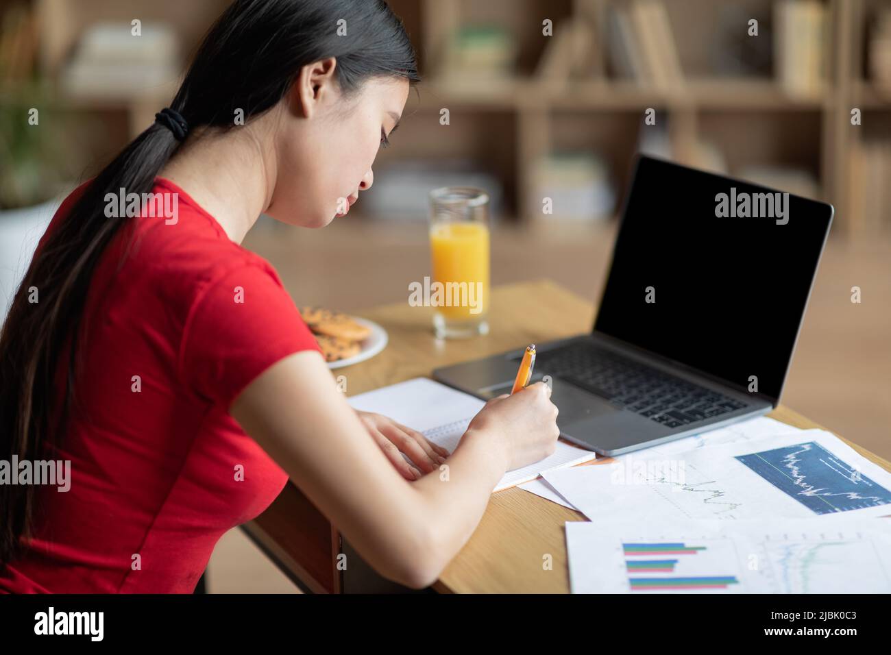 china adolescente fotografías e imágenes de alta resolución - Alamy
