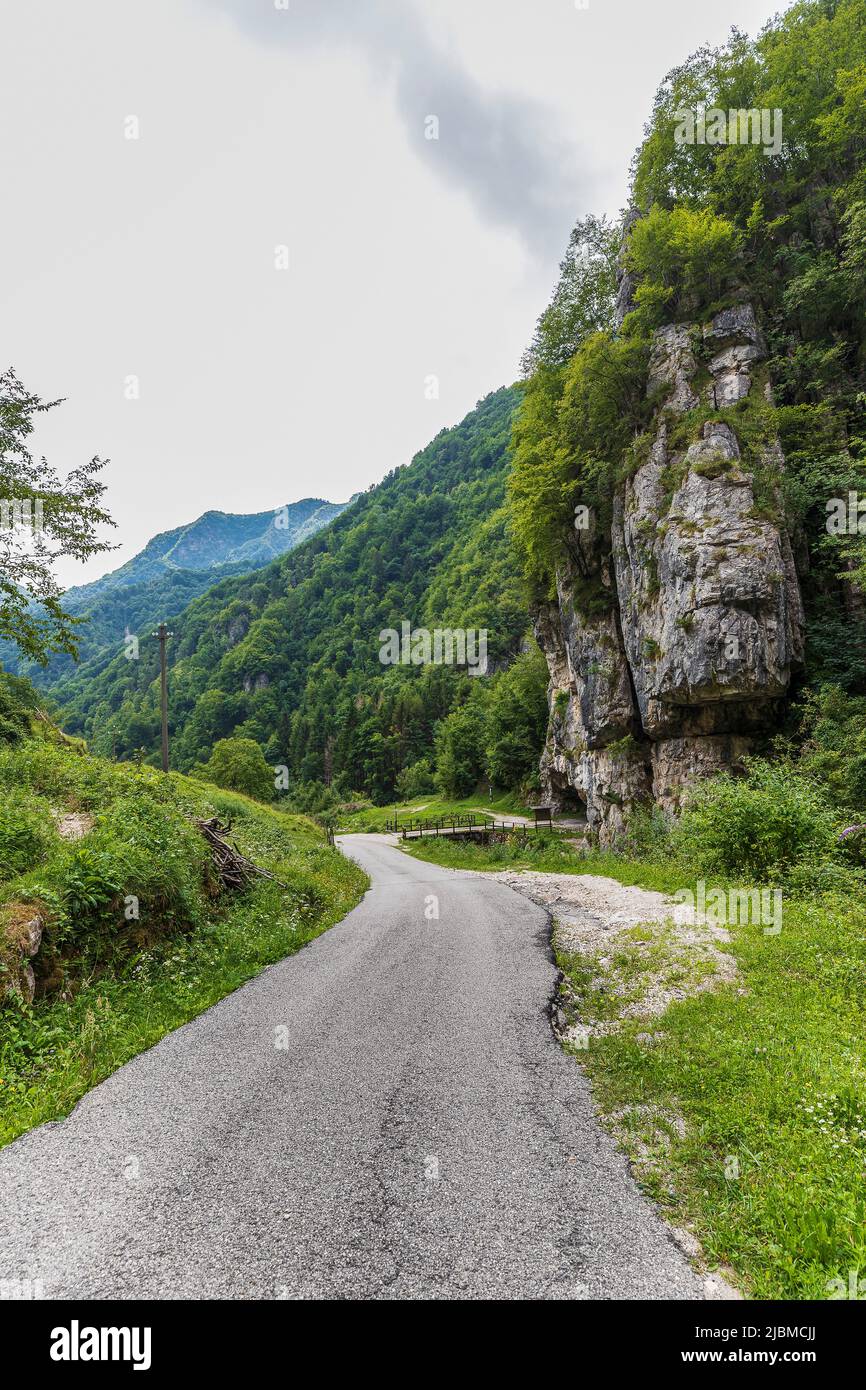 Italia Veneto Monte Grappa - Valle di Schievenin - Quero Vas - Foto de stock