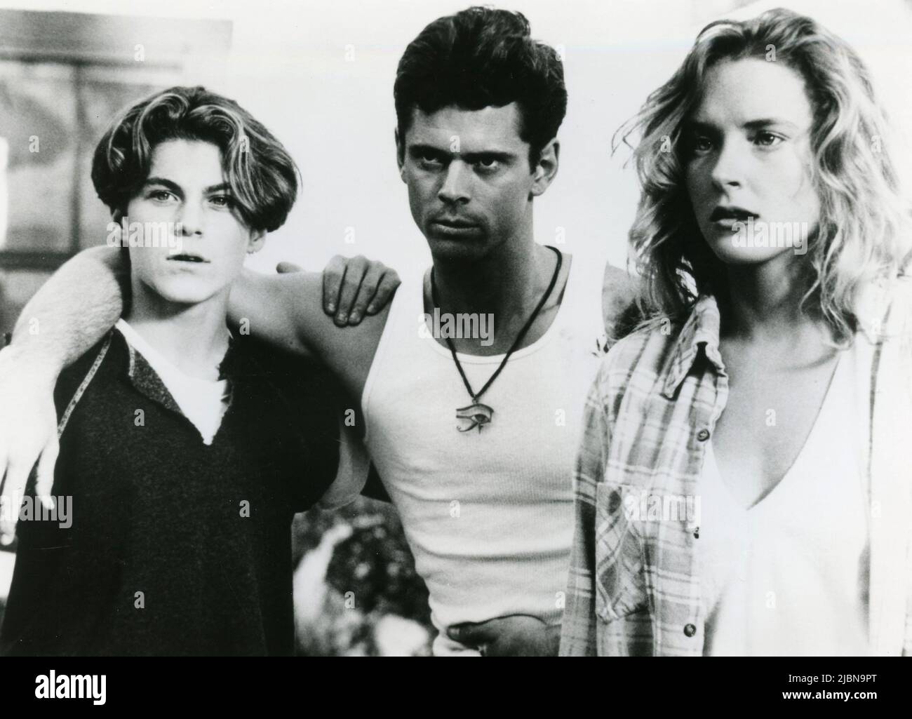 Los actores americanos Brian Green, C. Thomas Howell, y Sarah Trigger en la película Kid, USA 1990 Foto de stock