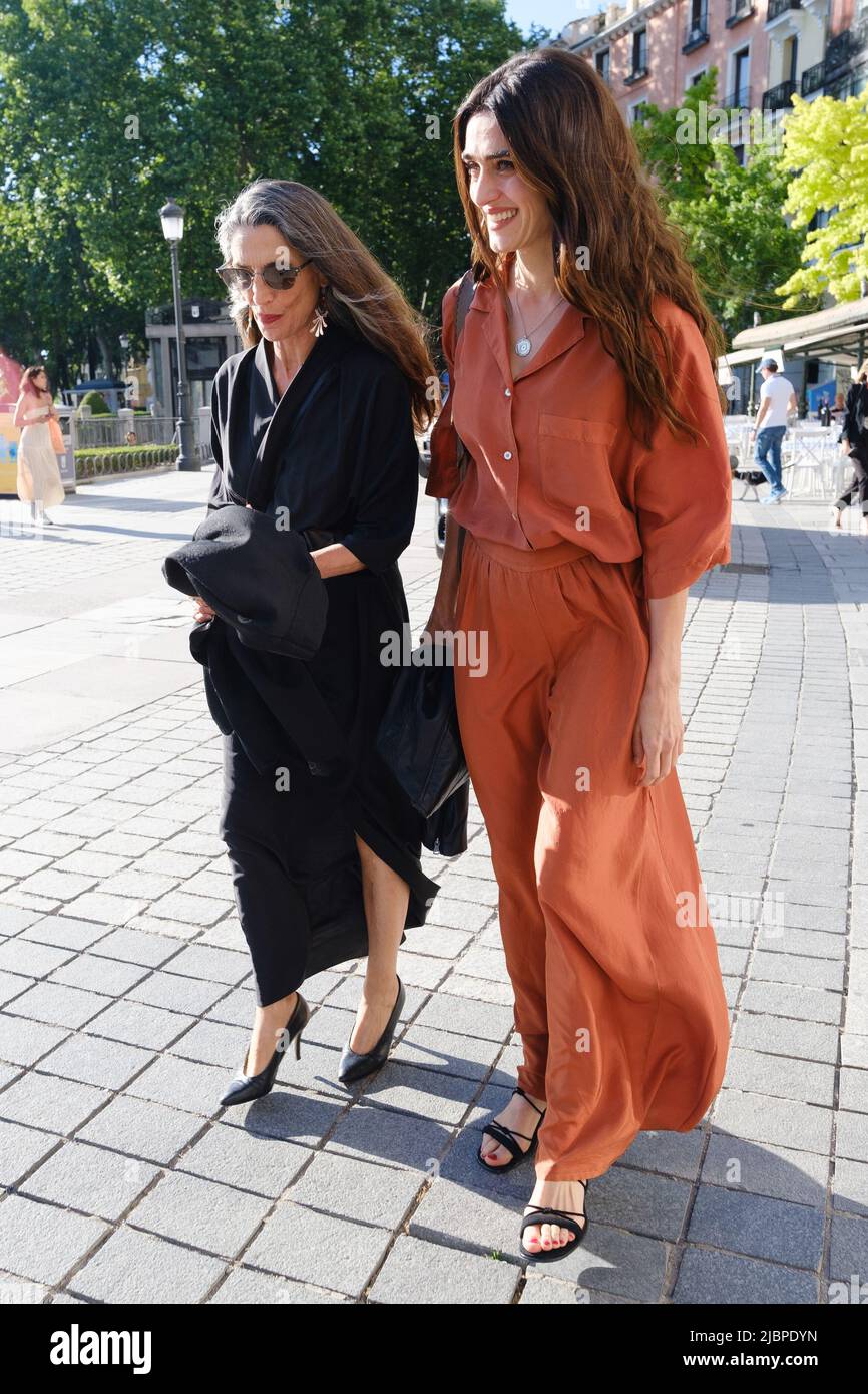 Olivia Molina y Ángela Molina llegan para el estreno de la ópera Joana de  Arco en la Hoguera en el Teatro Real de Madrid (Foto de Atilano García   SOPA ImagesSipa USA
