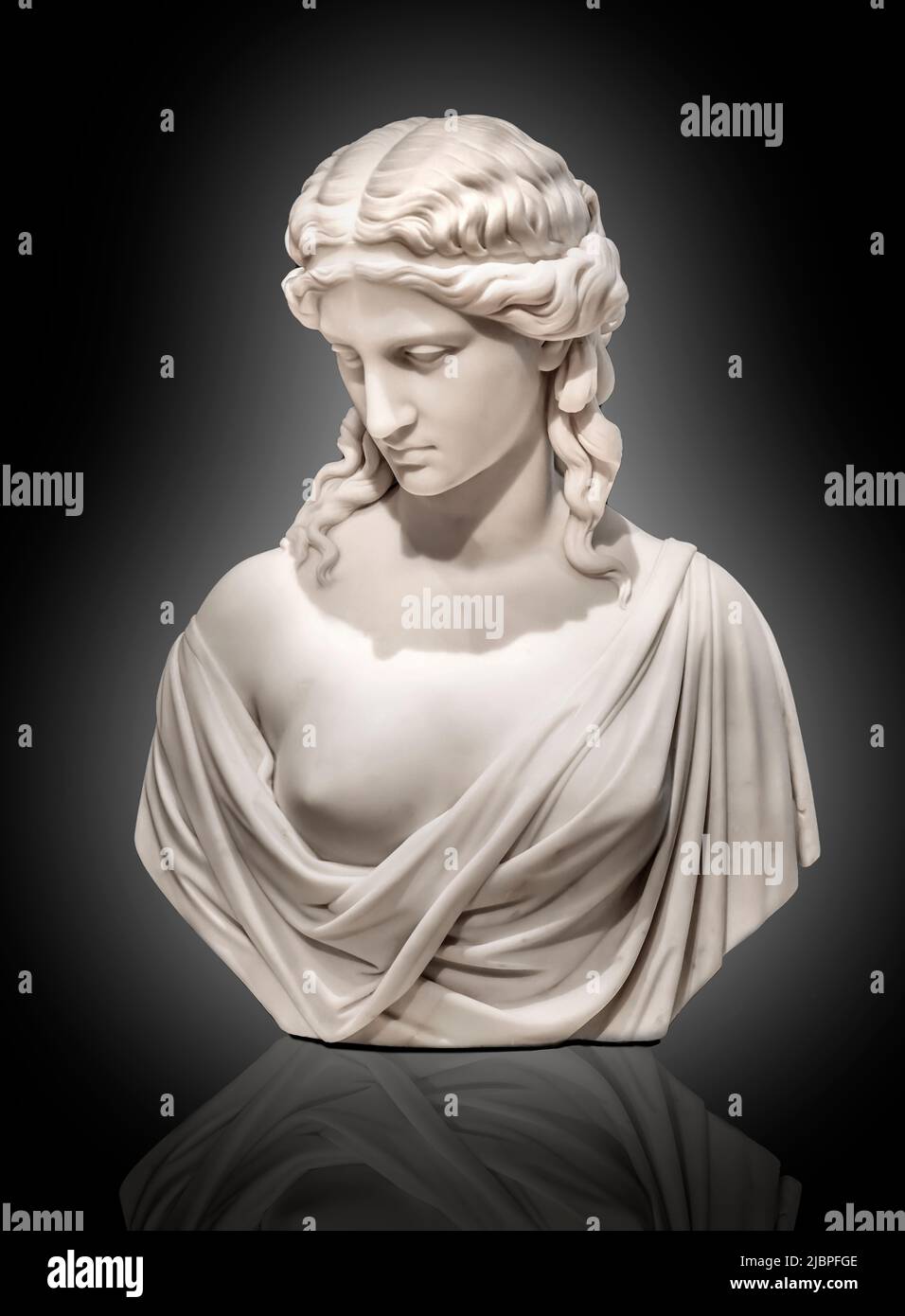 Caridad Una escultura de mármol de Hiram Powers American 1867 Foto de stock