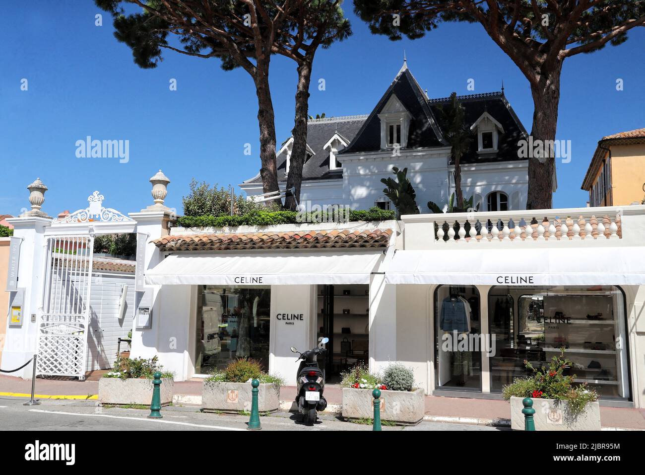 À Saint Tropez, Louis Vuitton ouvre un restaurant avec Arnaud Donckele et  Maxime Frédéric