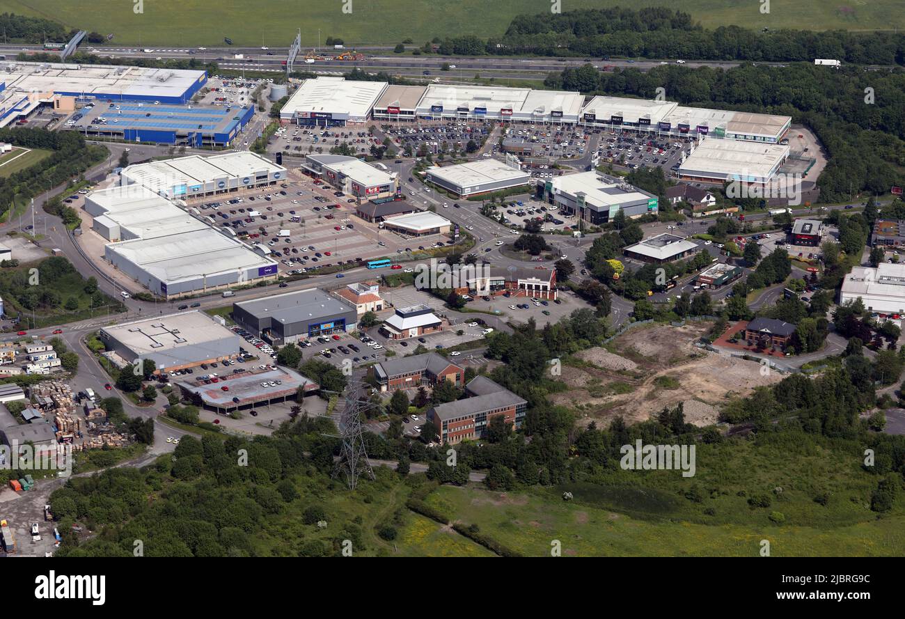 Vista aérea de Birstall Retail Park, Batley, Leeds Foto de stock