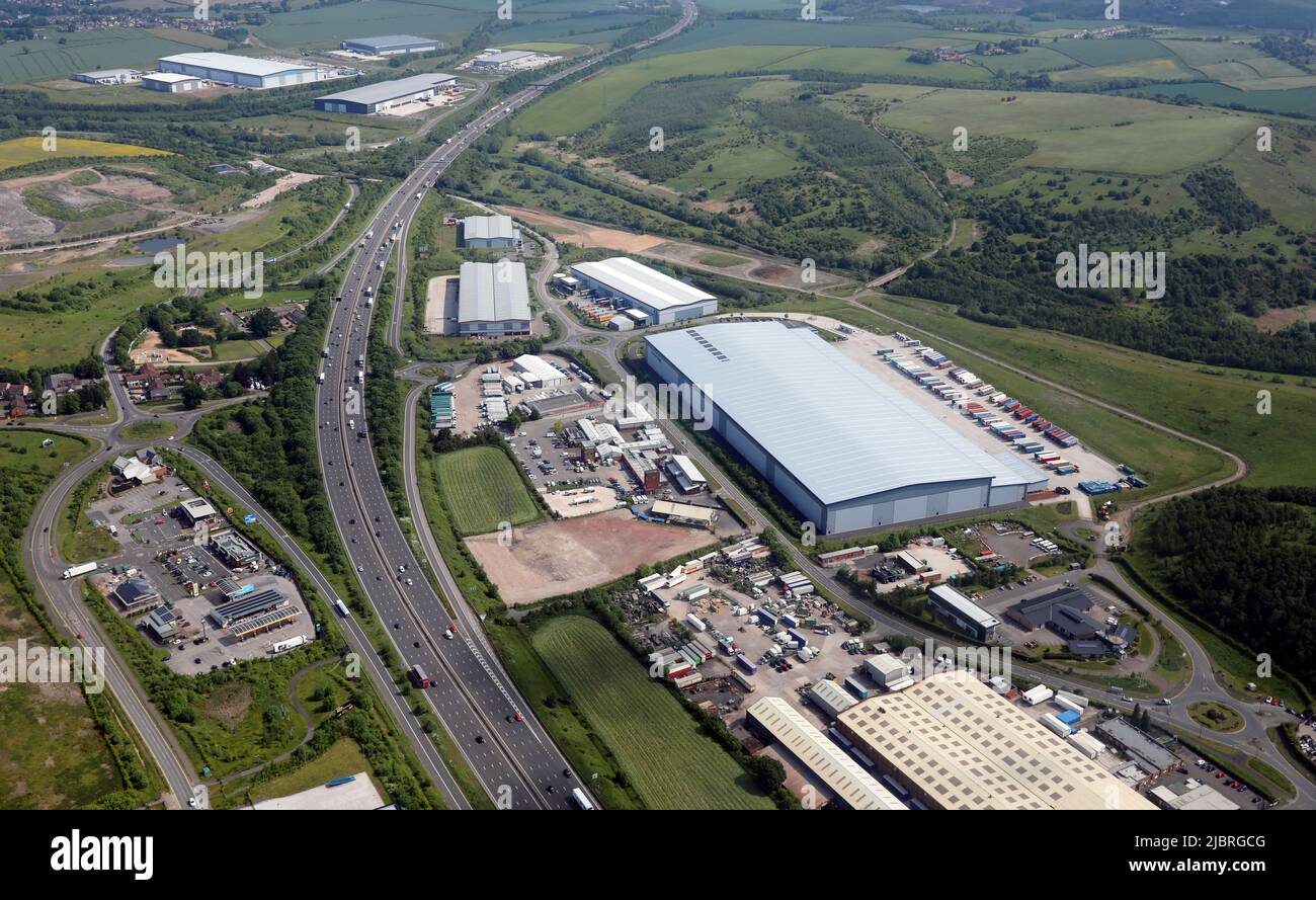 Vista aérea de Markham Vale junto a la autopista M1 en Nottinghamshire Foto de stock