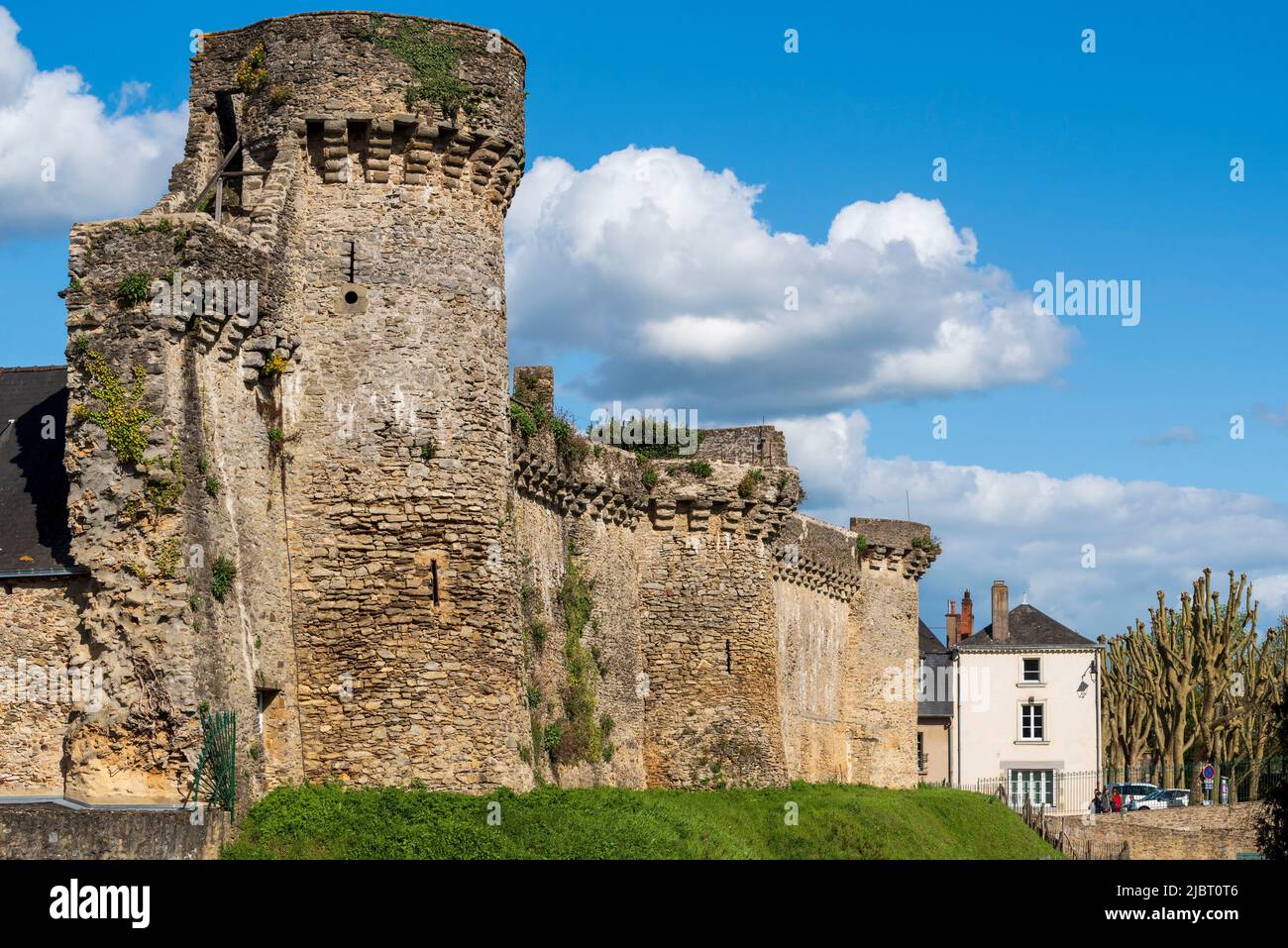Francia, Mayenne, Laval, fortificaciones de la ciudad Foto de stock